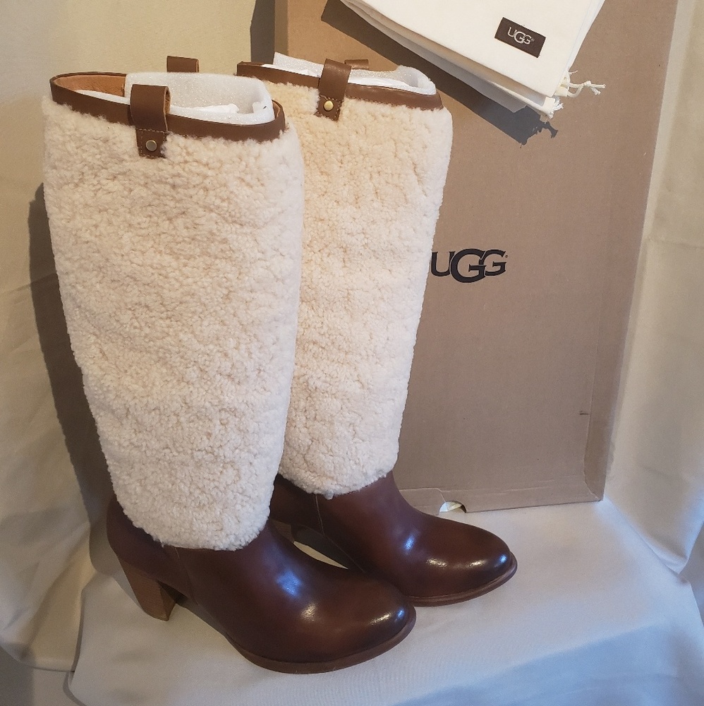 🎁🆕️UGG Australia Ava Boots & FREE Gift🎁 - Picture 2 of 7